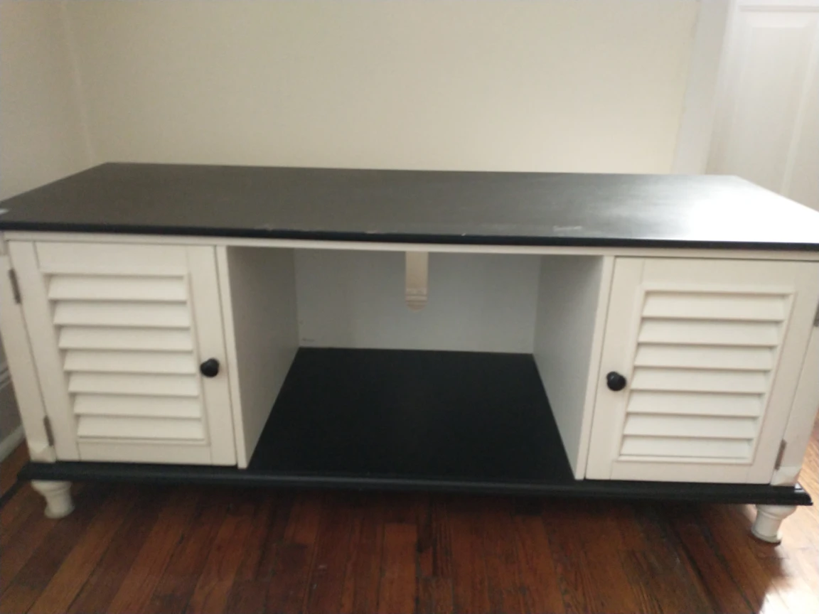 Media center table
