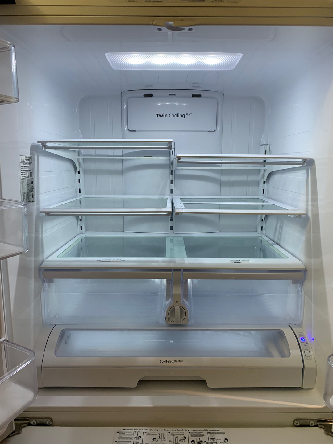 samsung refrigerator  - photo 3
