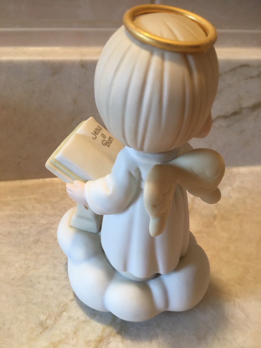 Precious Moments figurine image indicator(2)