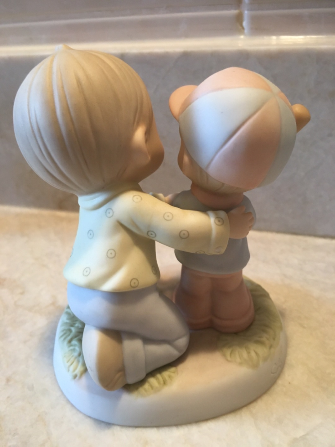 Precious Moments figurine image indicator(2)