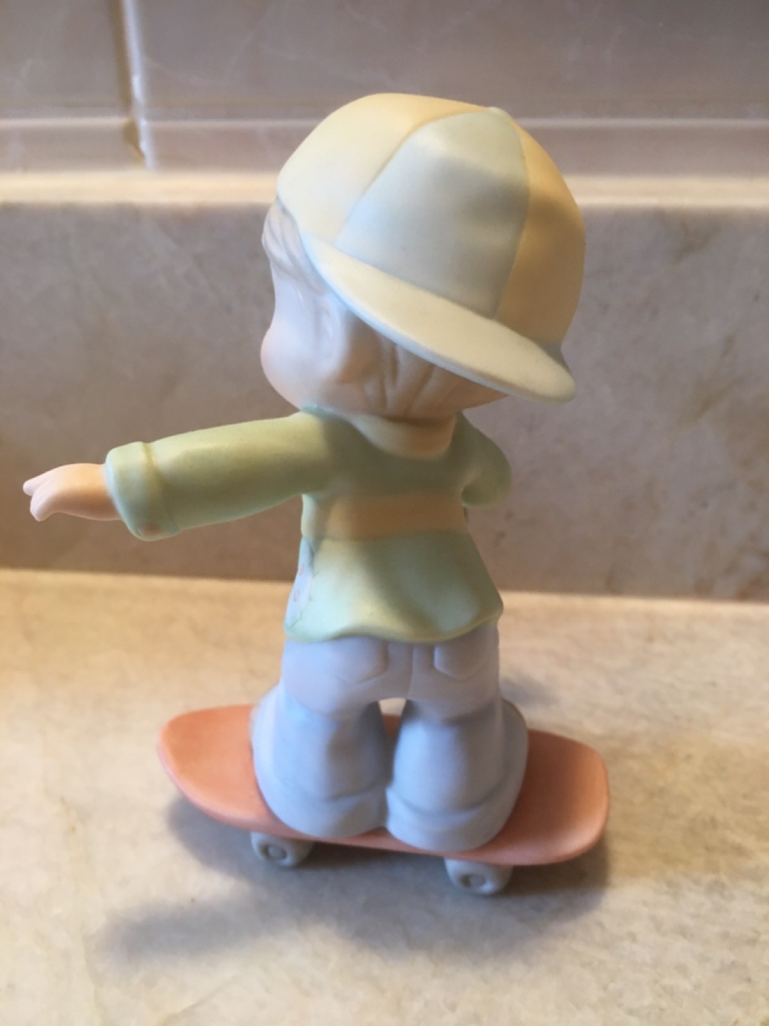 Precious Moments figurine  image indicator(2)
