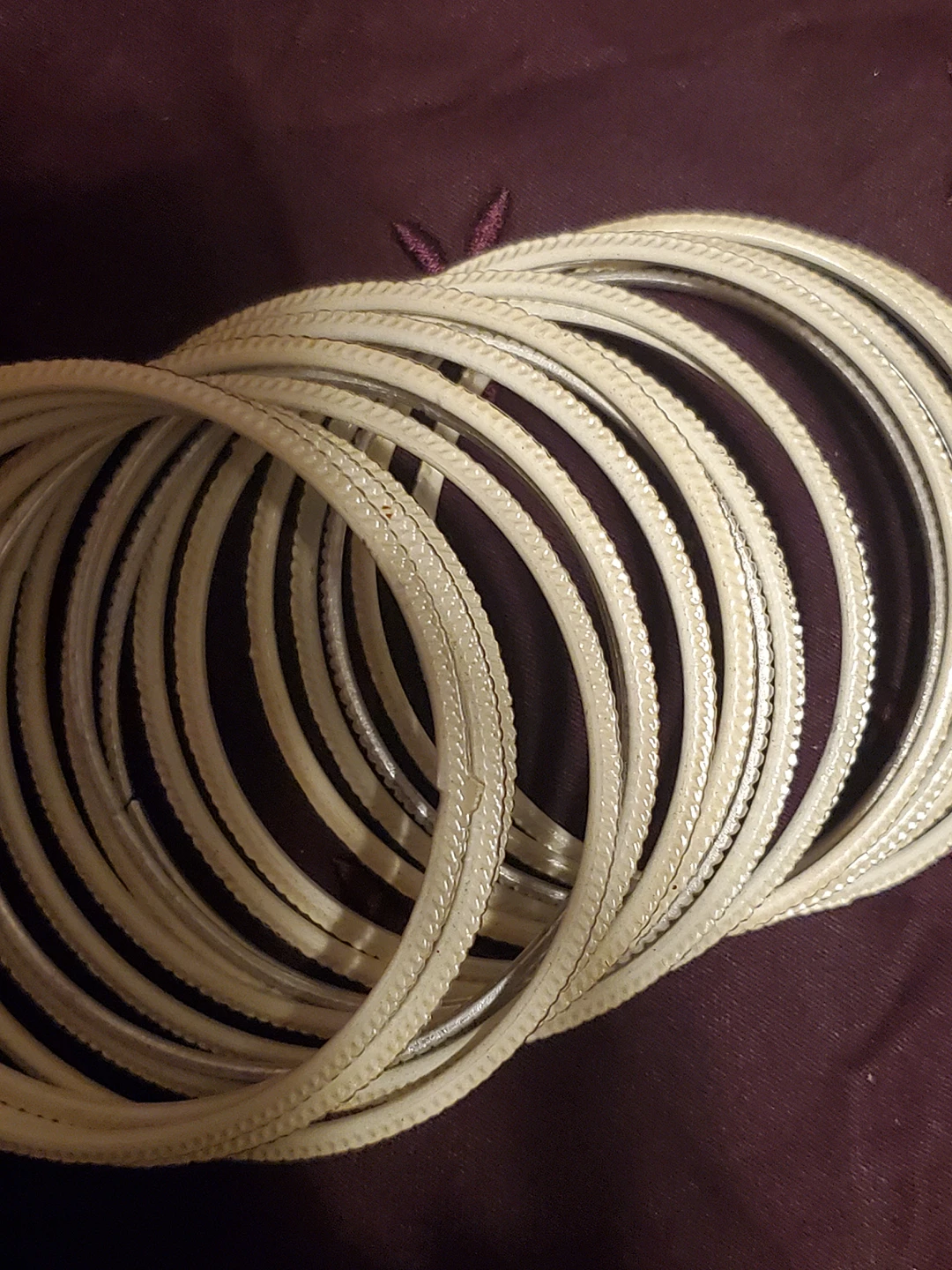 White Bangles image indicator(2)