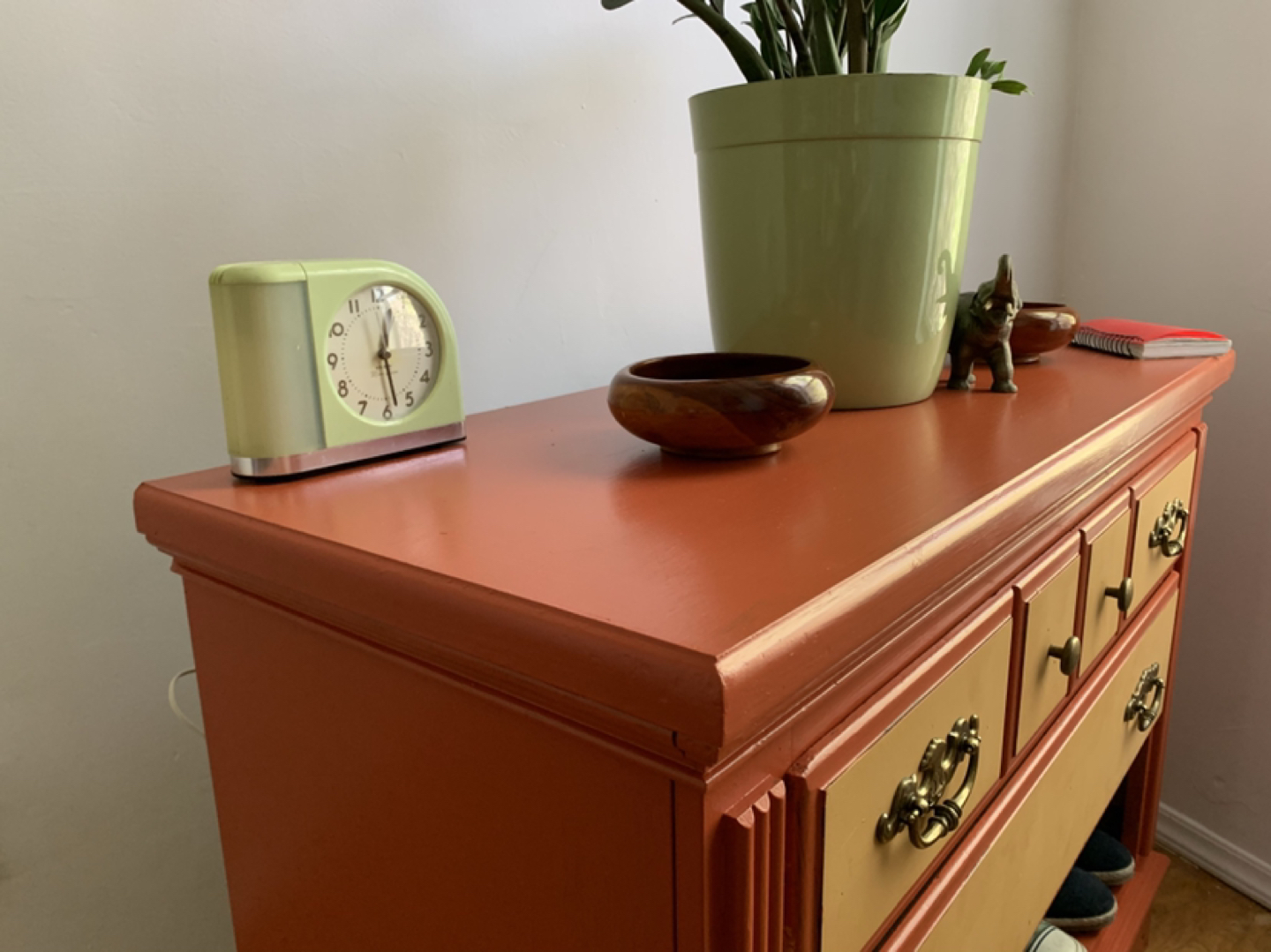 Vintage 1970s Dresser - photo 2