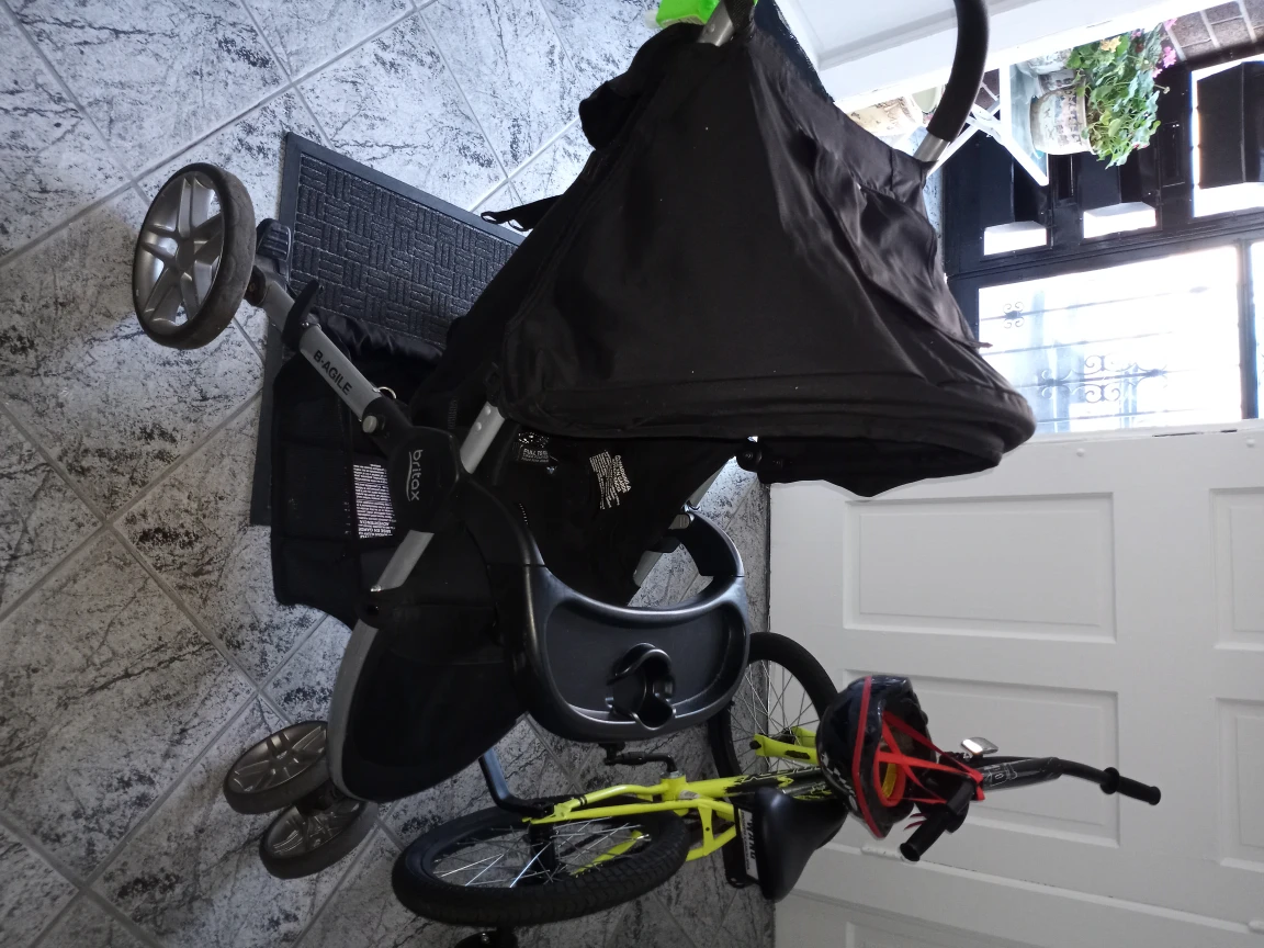 jogging stroller - photo 3