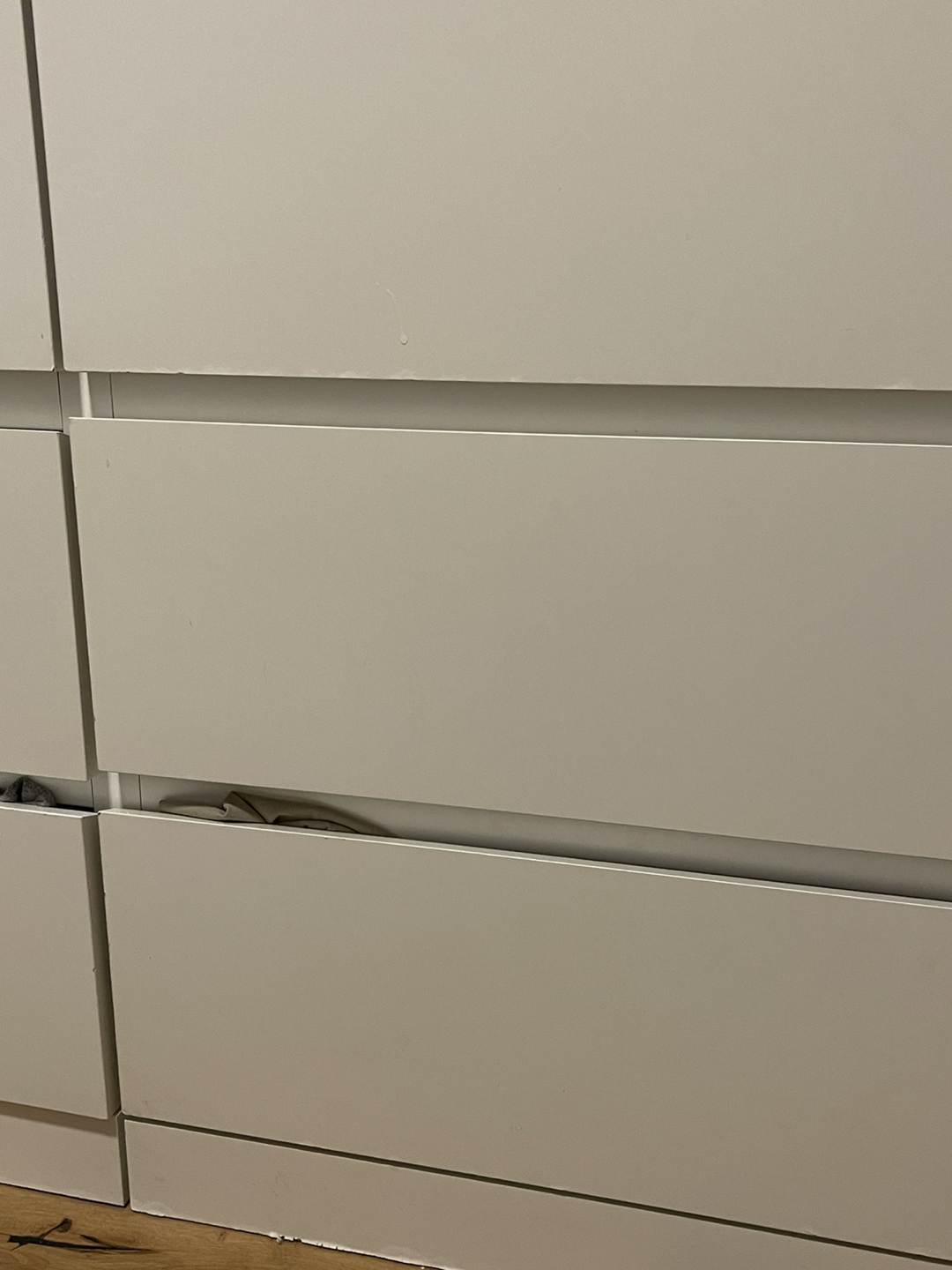 Ikea MALM dresser - photo 2