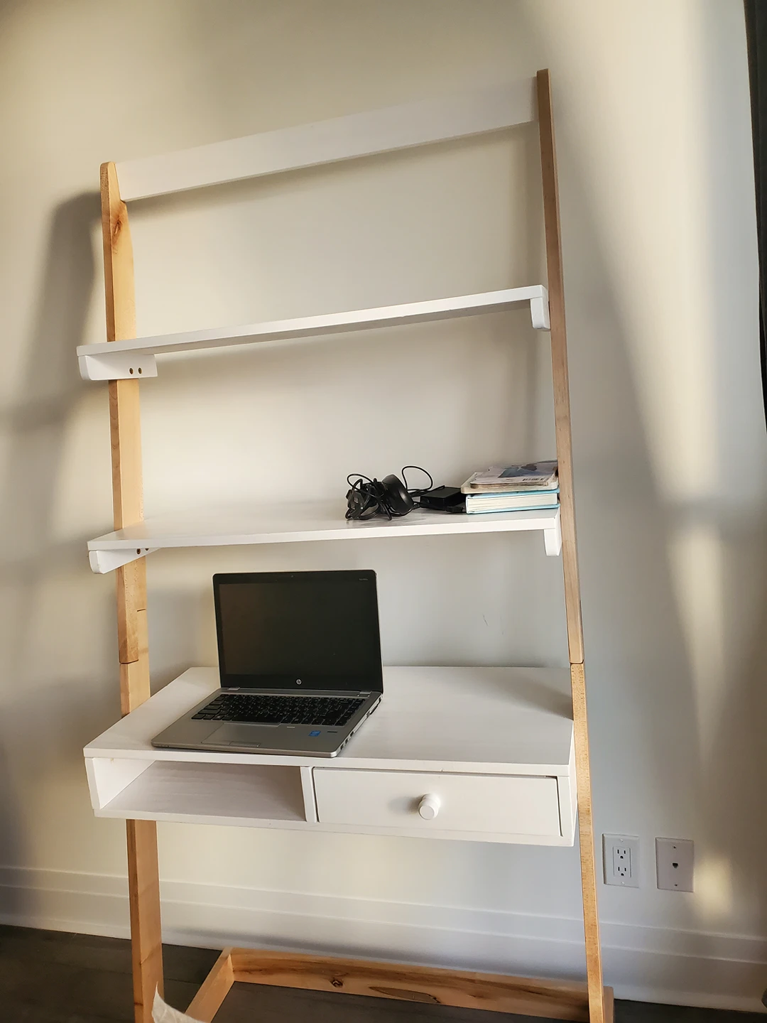 Free standing L-shaped ladder desk/shelf - photo 3