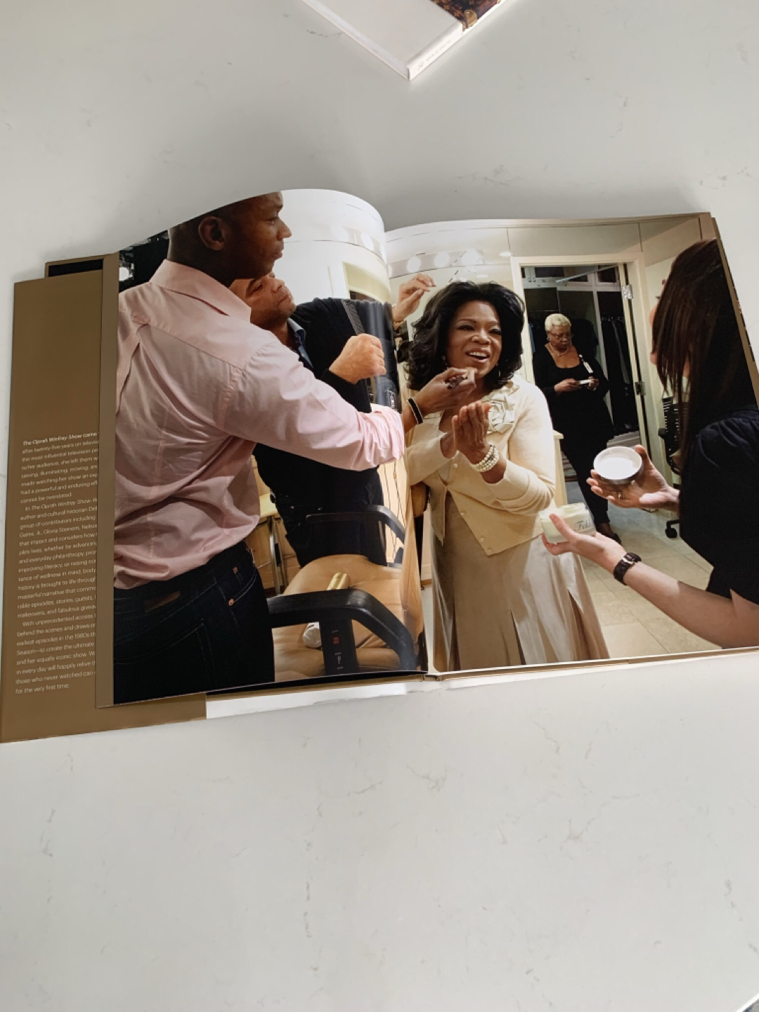 Oprah Winfrey Coffee table hard cover book image indicator(9)