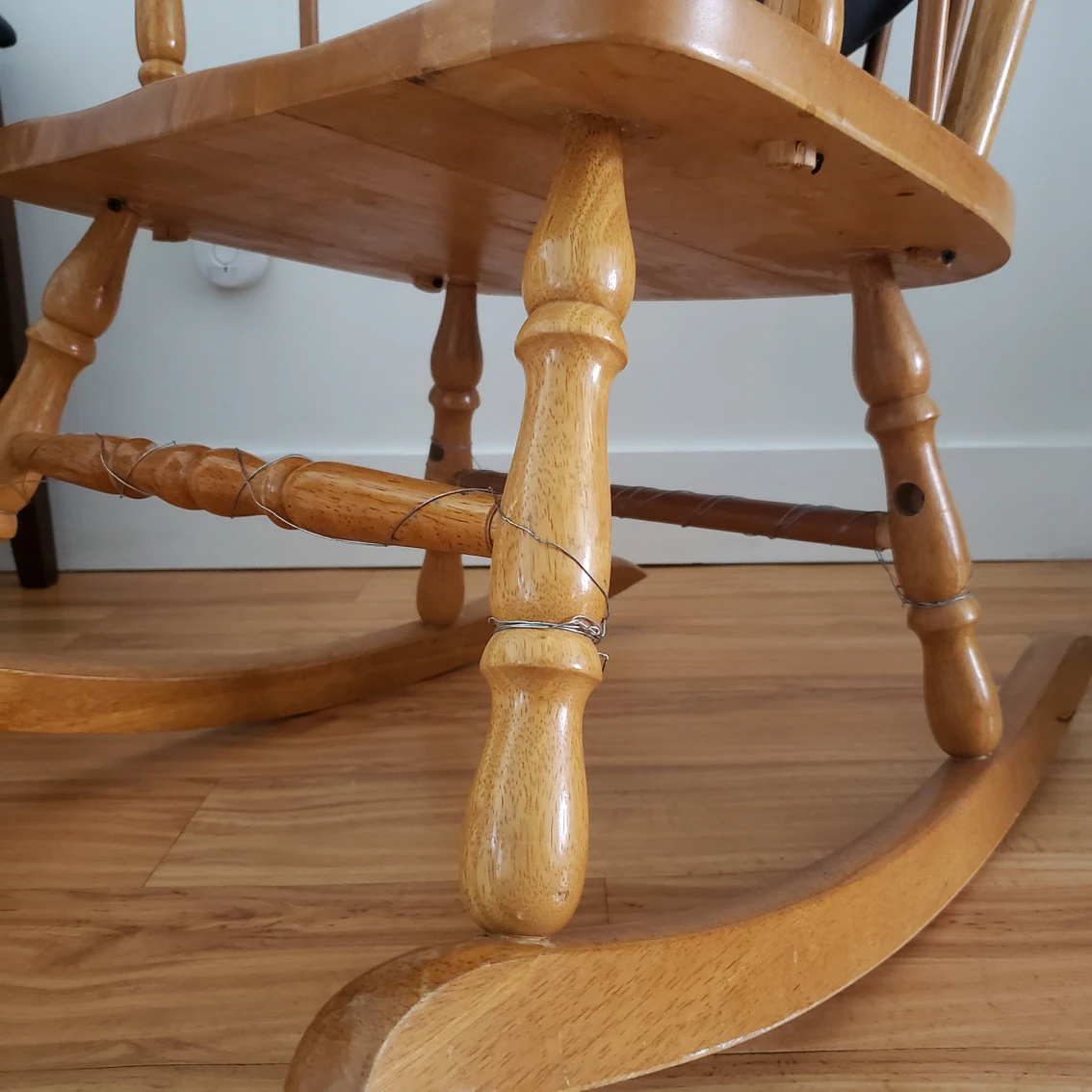 rocking chair - photo 2
