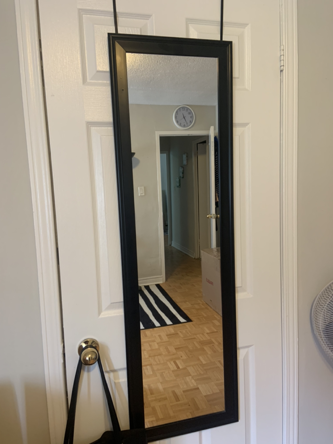 Hanging mirror thumbnail