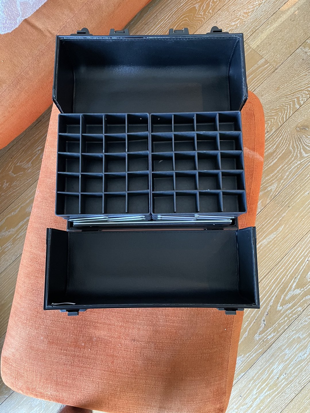 Brand new cosmetic case  - photo 3
