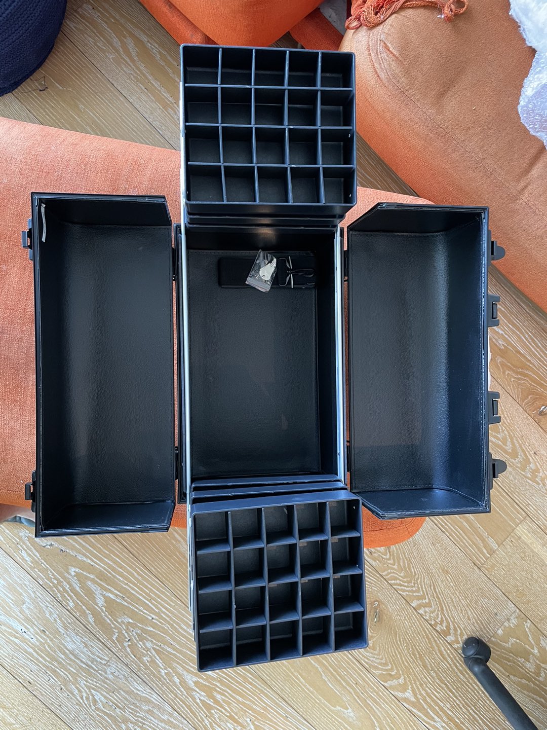 Brand new cosmetic case  - photo 4