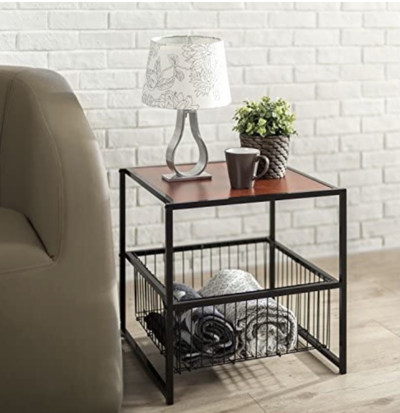 Zinus Bedside table