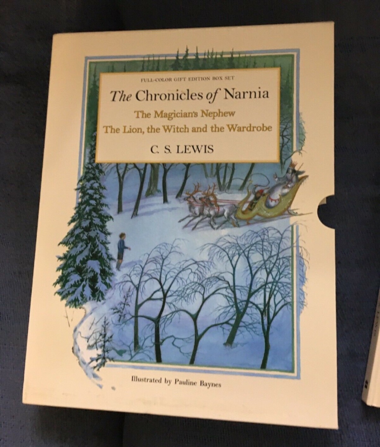 Chronicles of NARNIA book set image indicator(2)