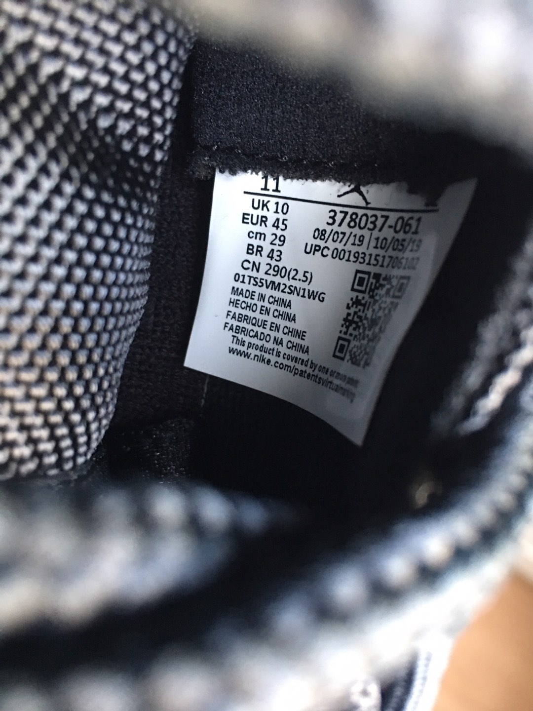 NEW Nike Air Jordan 11 BRED Men US11 image indicator(10)