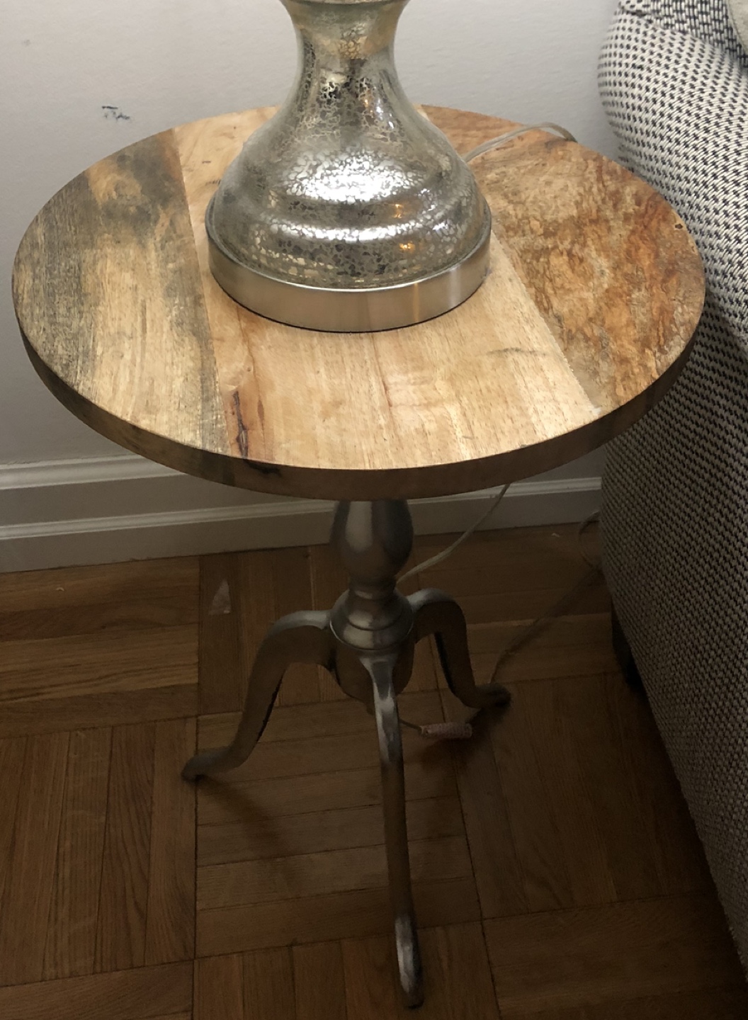 Side table and Lamp - photo 2