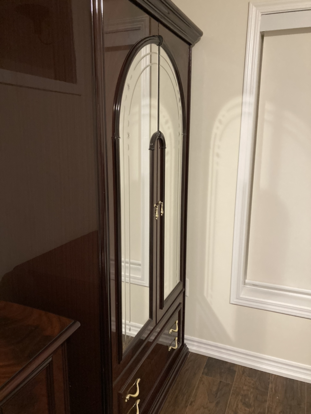 Large wardrobe with mirrors - photo 2