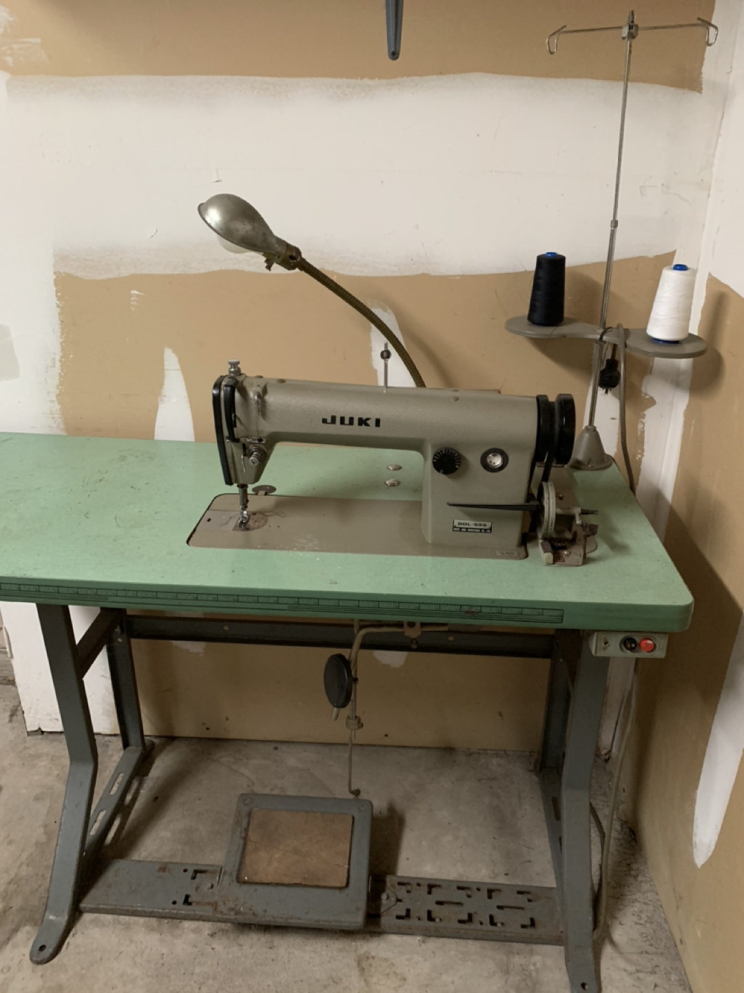 Vintage sewing Machine - photo 3
