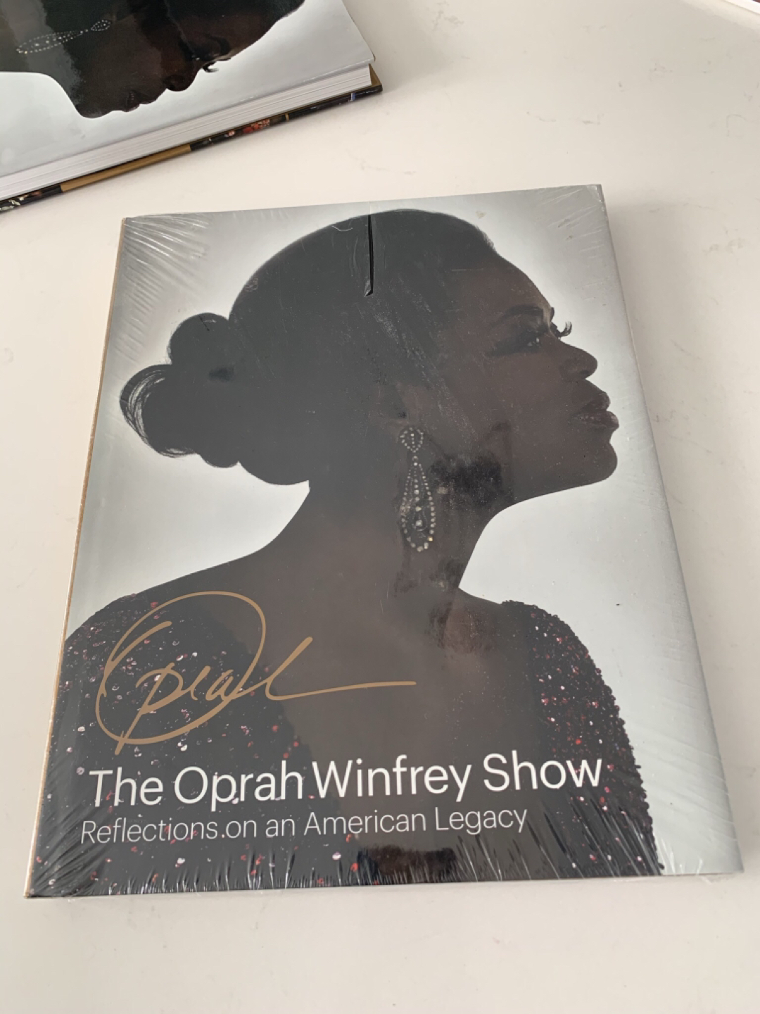 Oprah Winfrey Coffee table hard cover book image indicator(2)