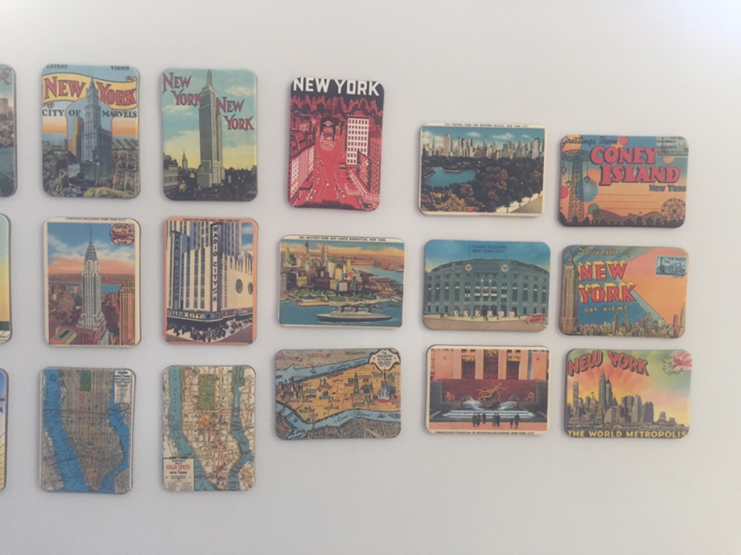 24 Small New York magnets  - photo 3