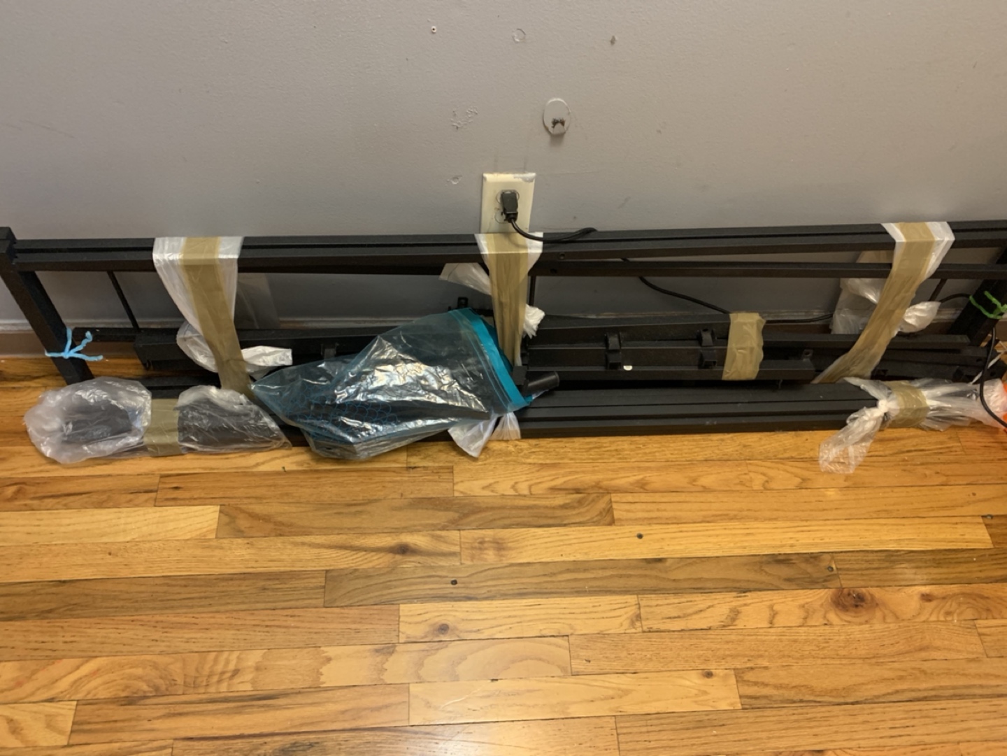 Queen bed frame - photo 5