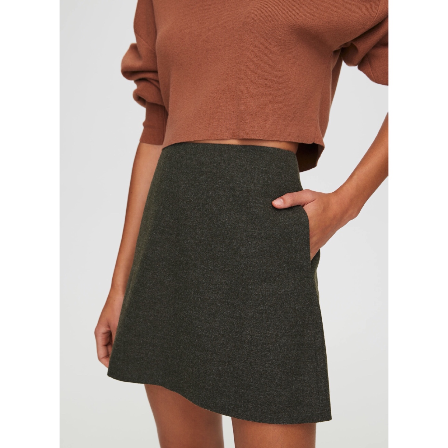 BNWT Aritzia Wilfred Renée Skirt thumbnail