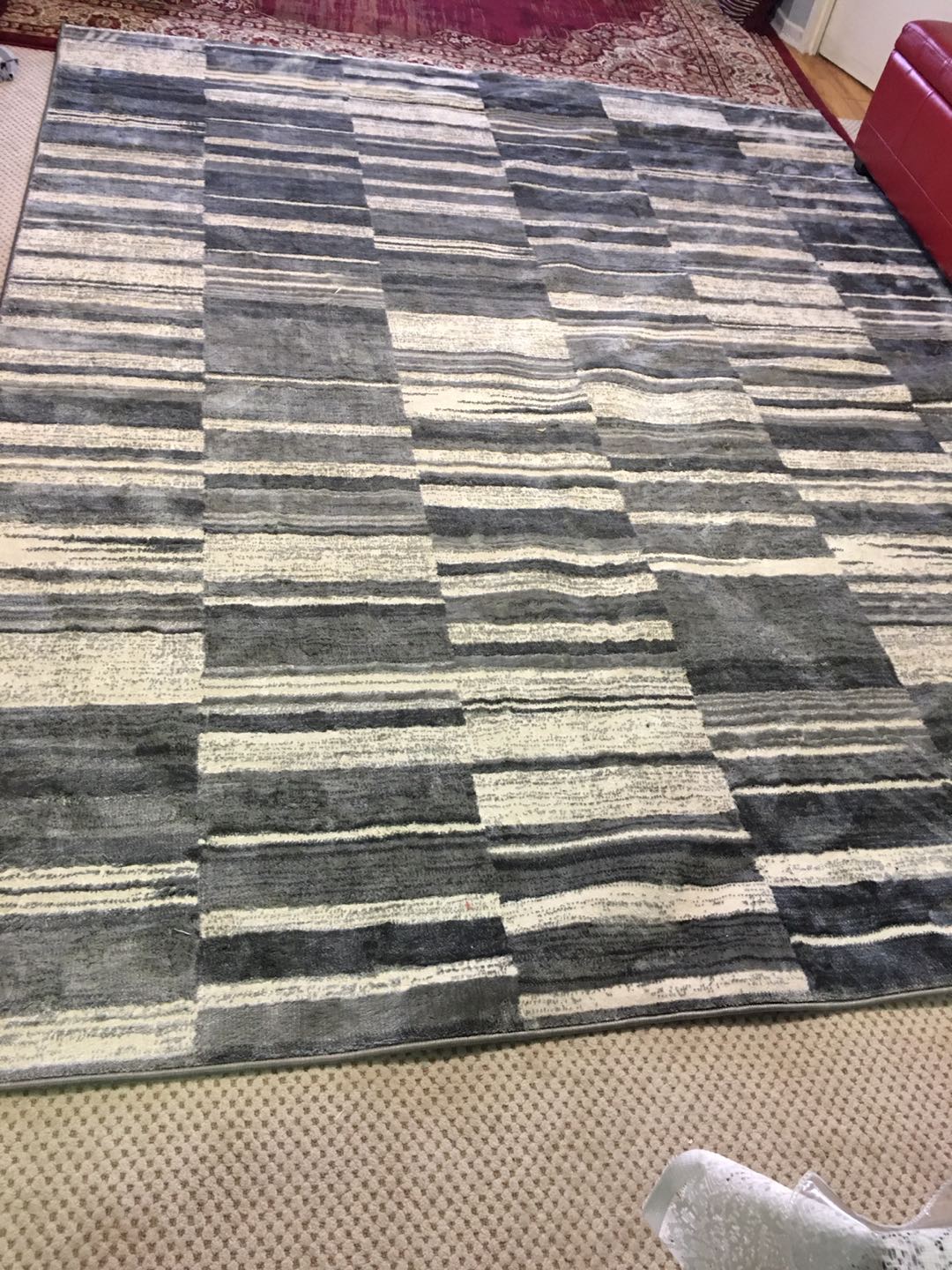 Almost new area rug - photo 2