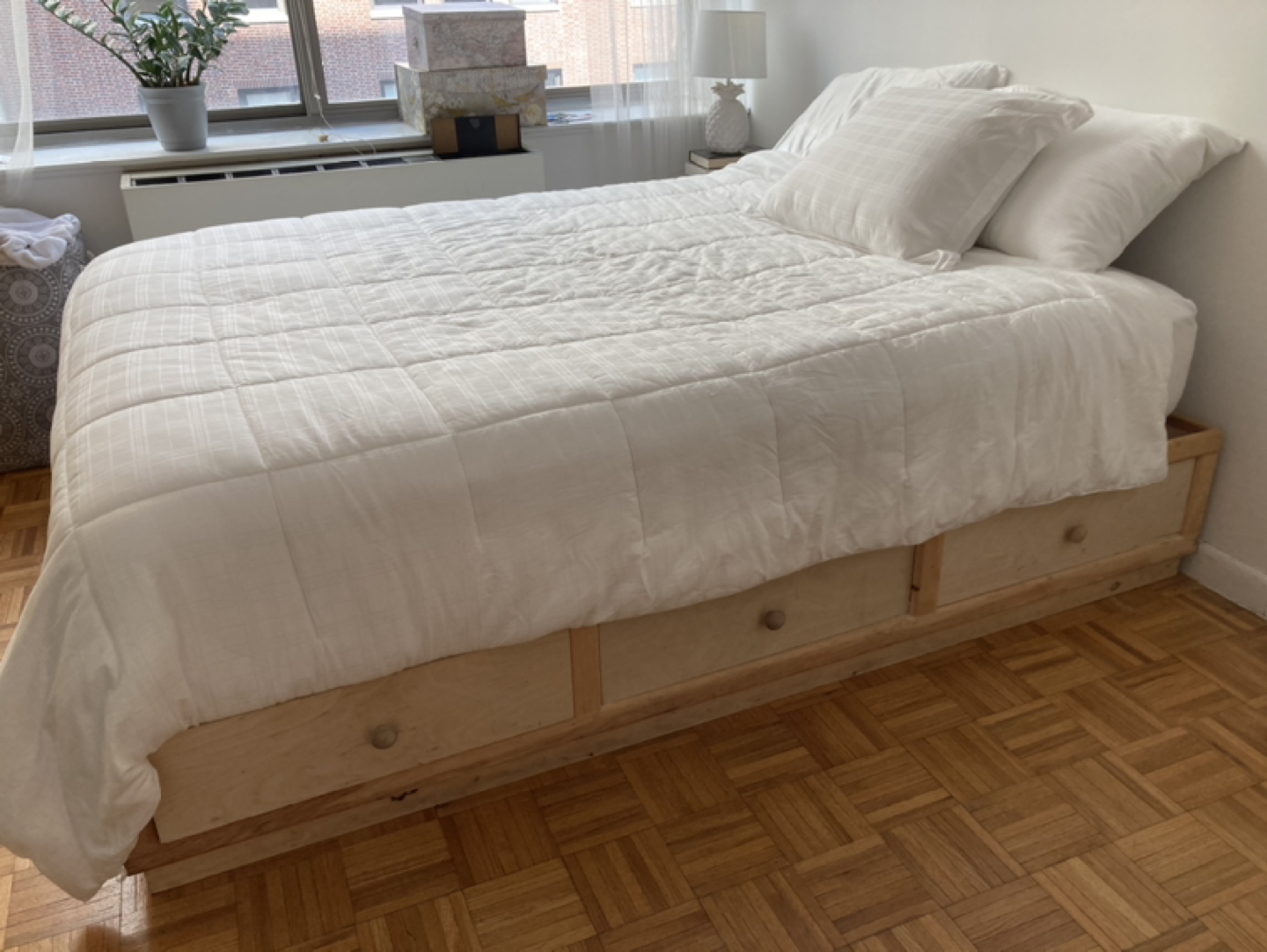 Platform bed with storage