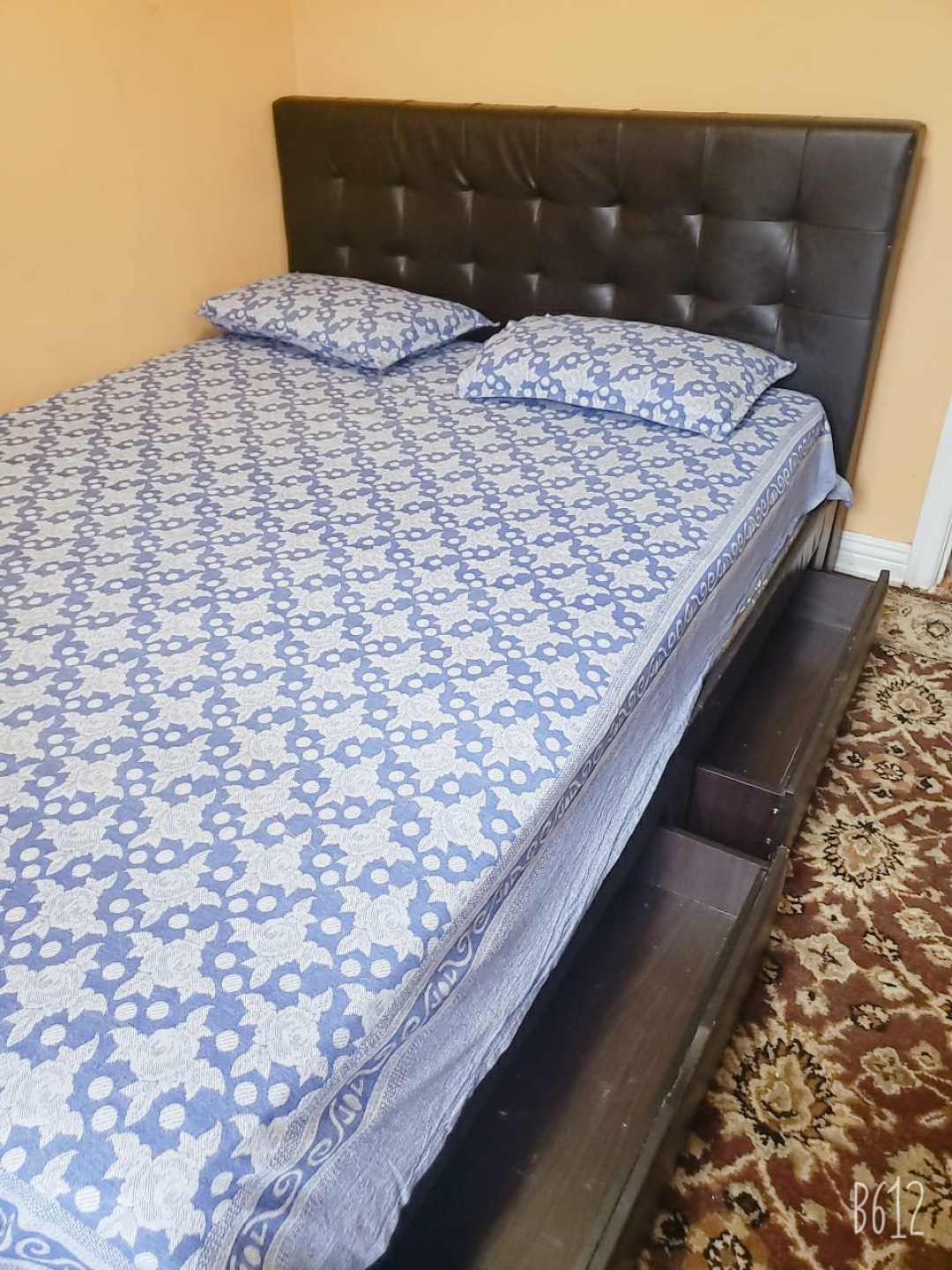 Queen bed for sale - photo 4