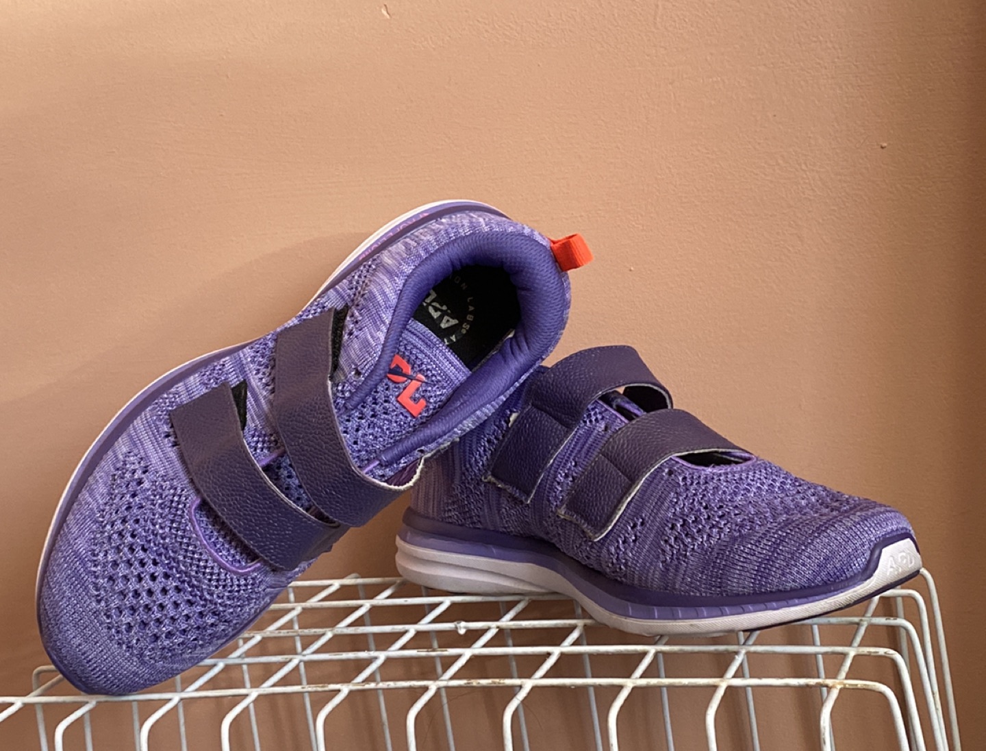 APL running shoes thumbnail