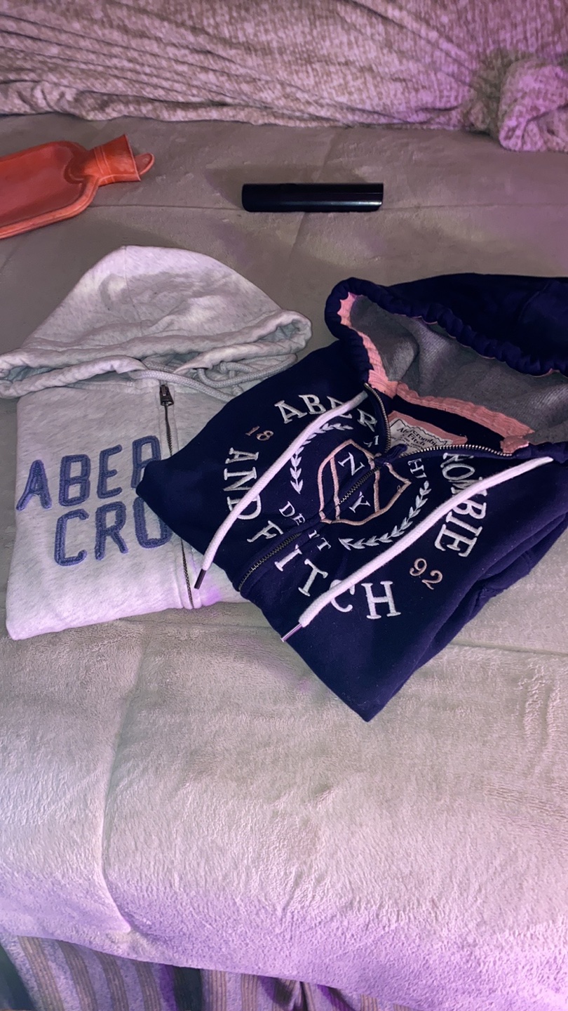 A pair of Abercrombie and Fitch hoodies thumbnail