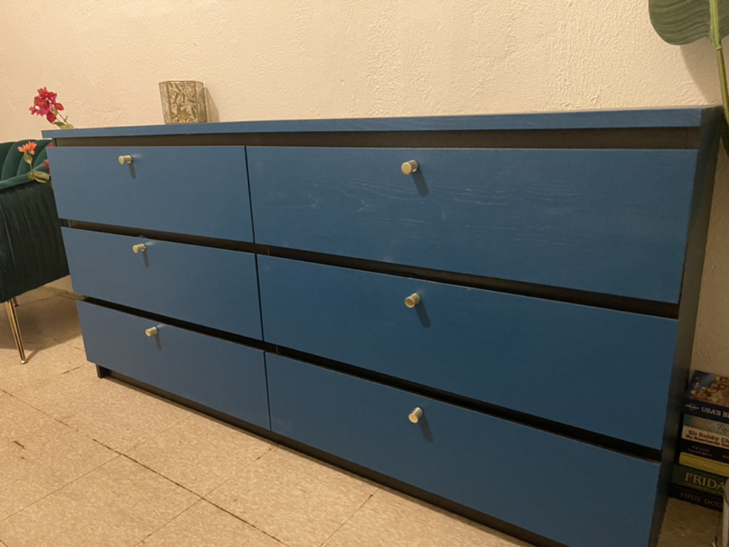Drawer chest and side table - photo 2