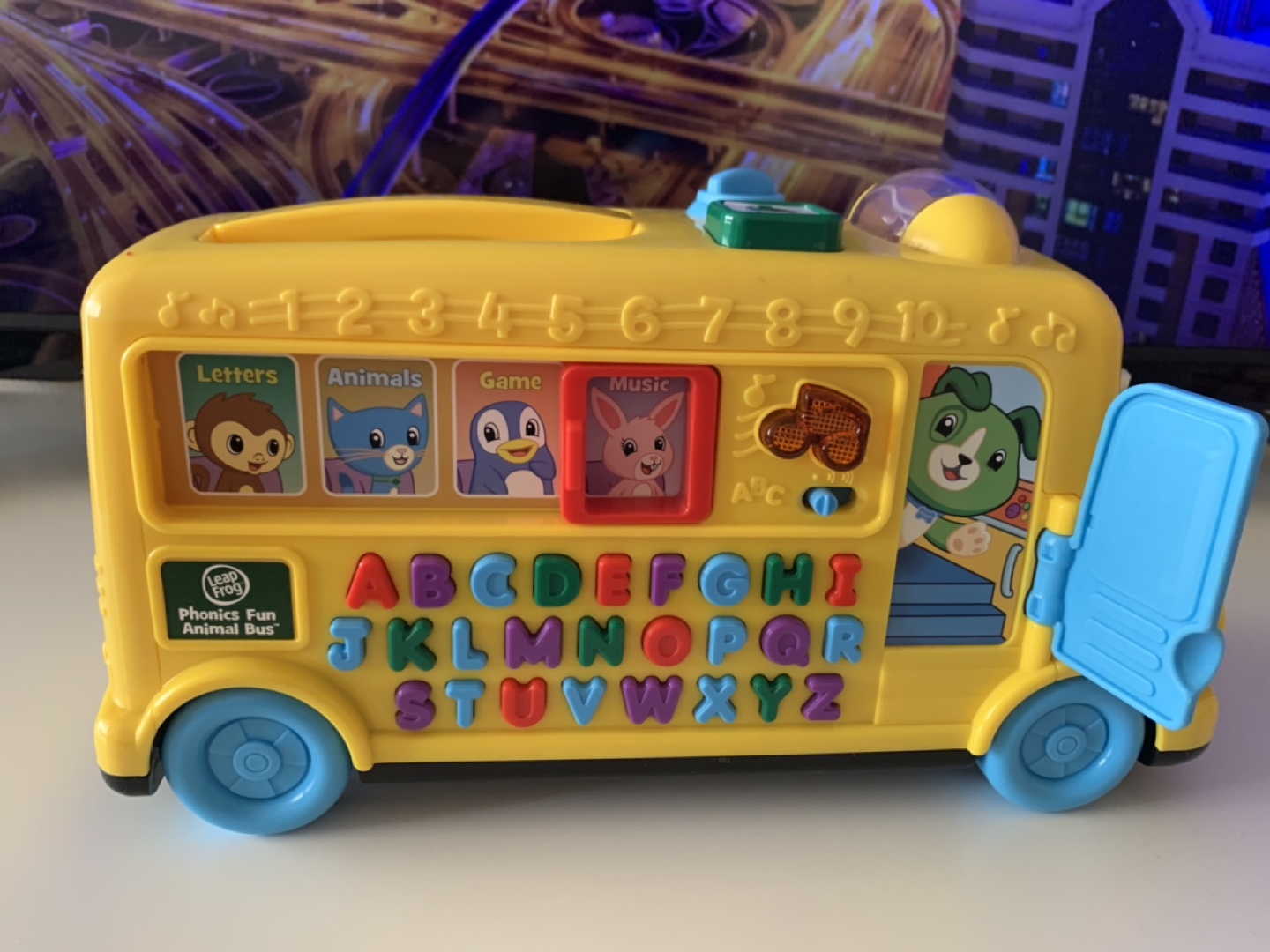 School bus animal leapfrog 