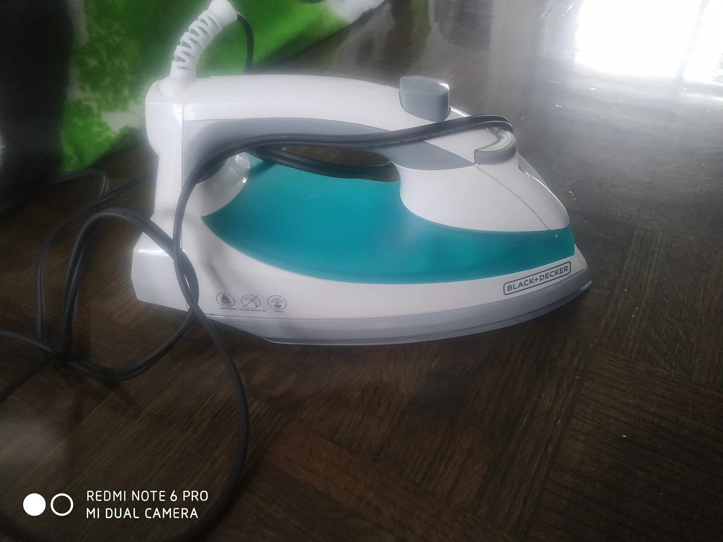 Black & Decker Light 'N Easy iron