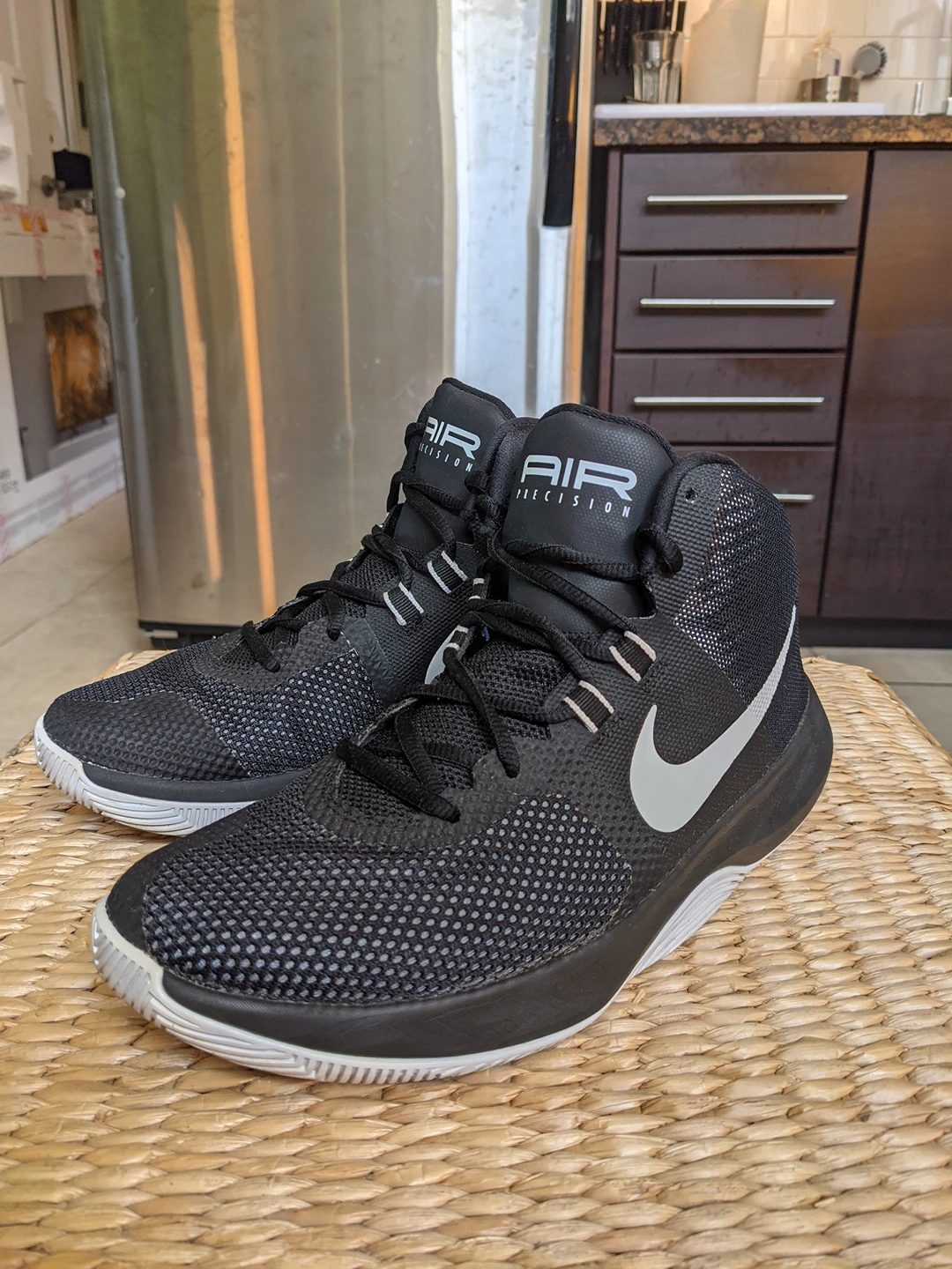 Nike Air Precision Oreo Basketball Shoes 8.5 thumbnail