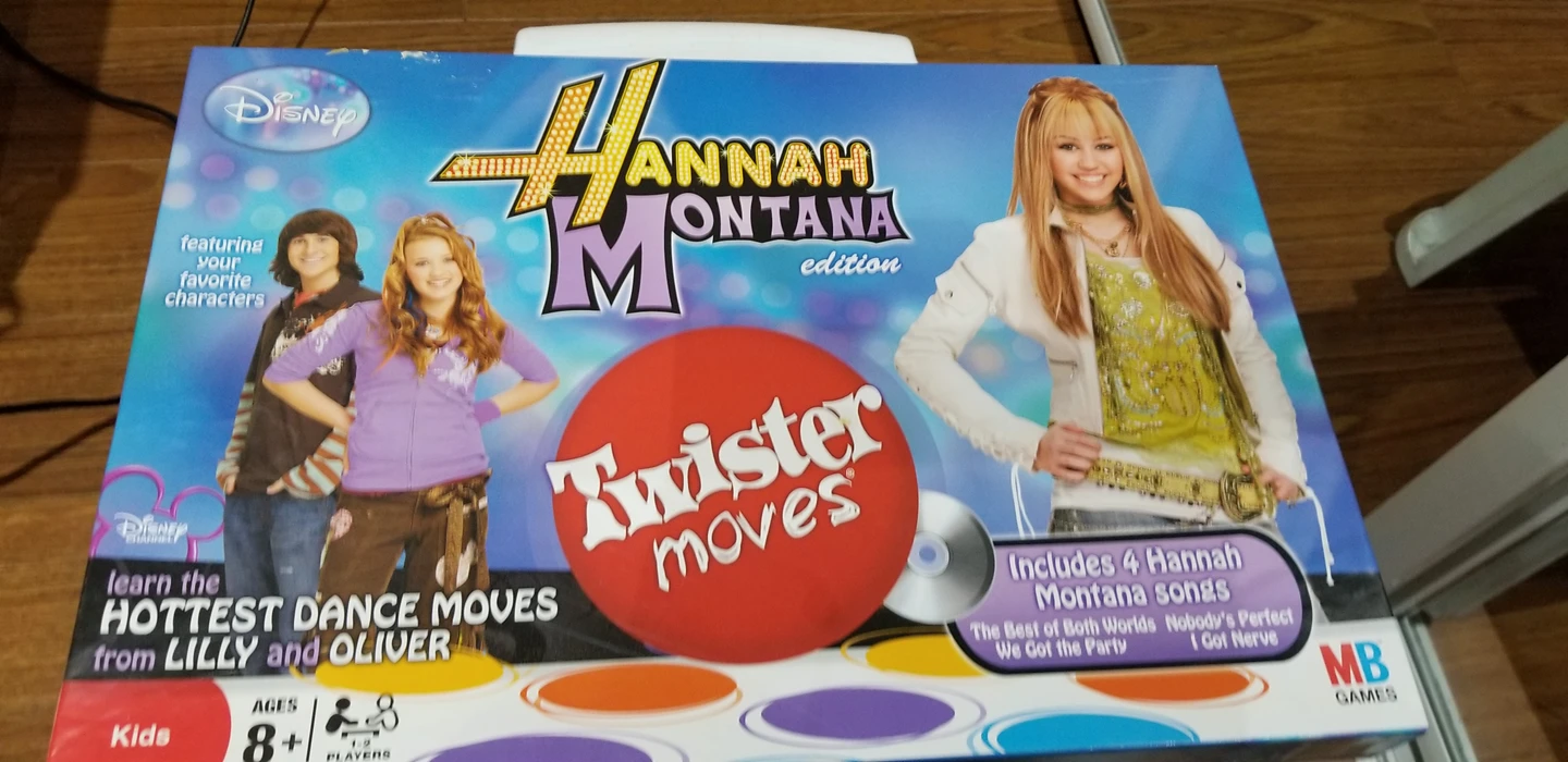 Twister set and Boomerang. thumbnail