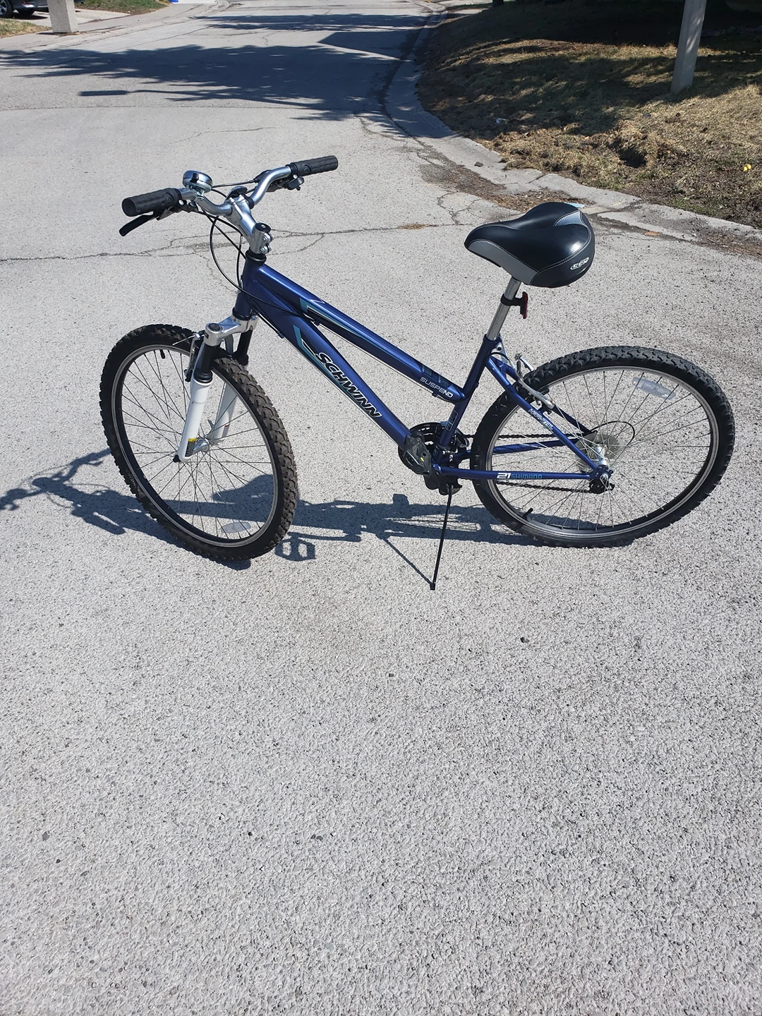 SCHWINN ADULT MOUNTAIN BIKE thumbnail