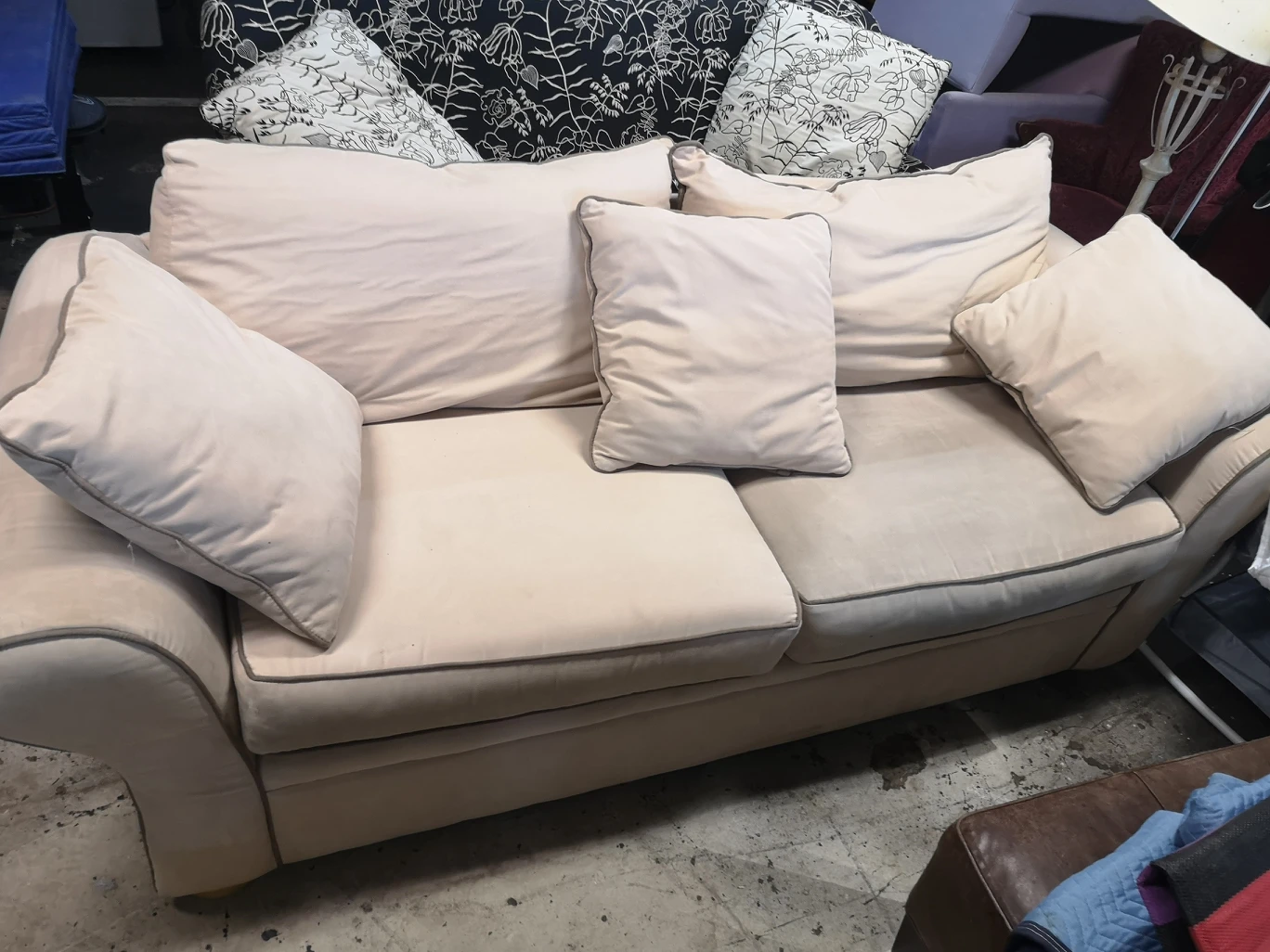 SOFA SET