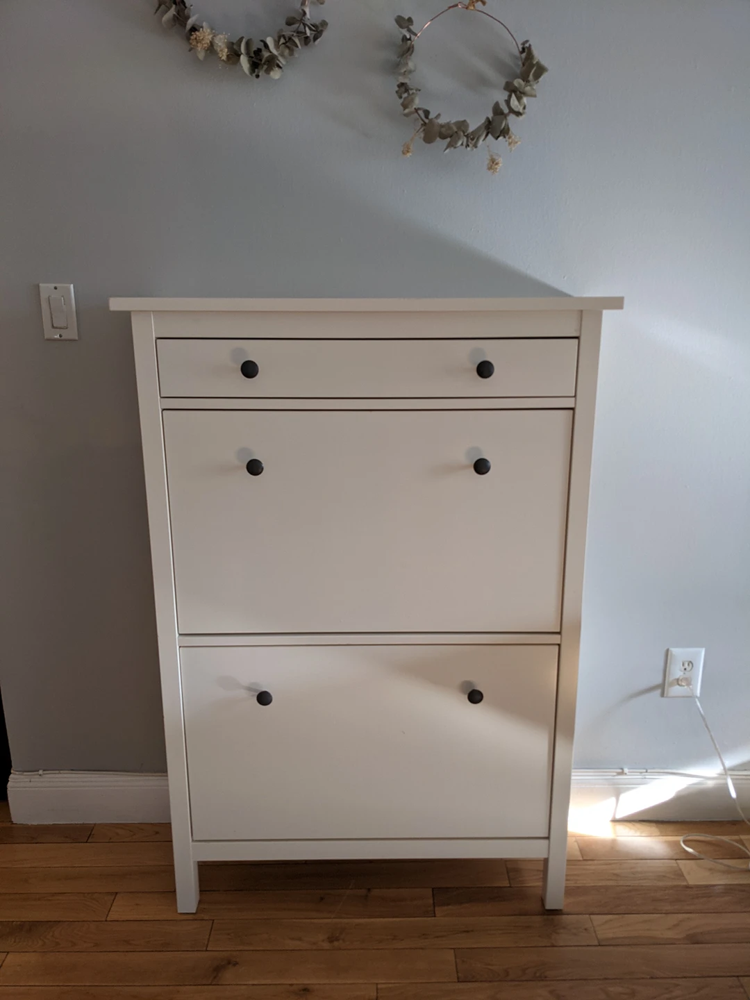 White Lacquer Shoe Cabinet