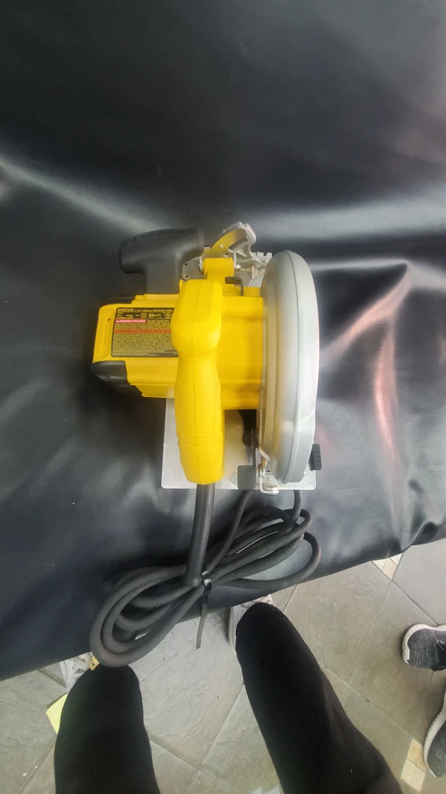 DeWALT DWE575 7-1/4" 15 Corded Lightweight Circular Saw Tool - photo 3