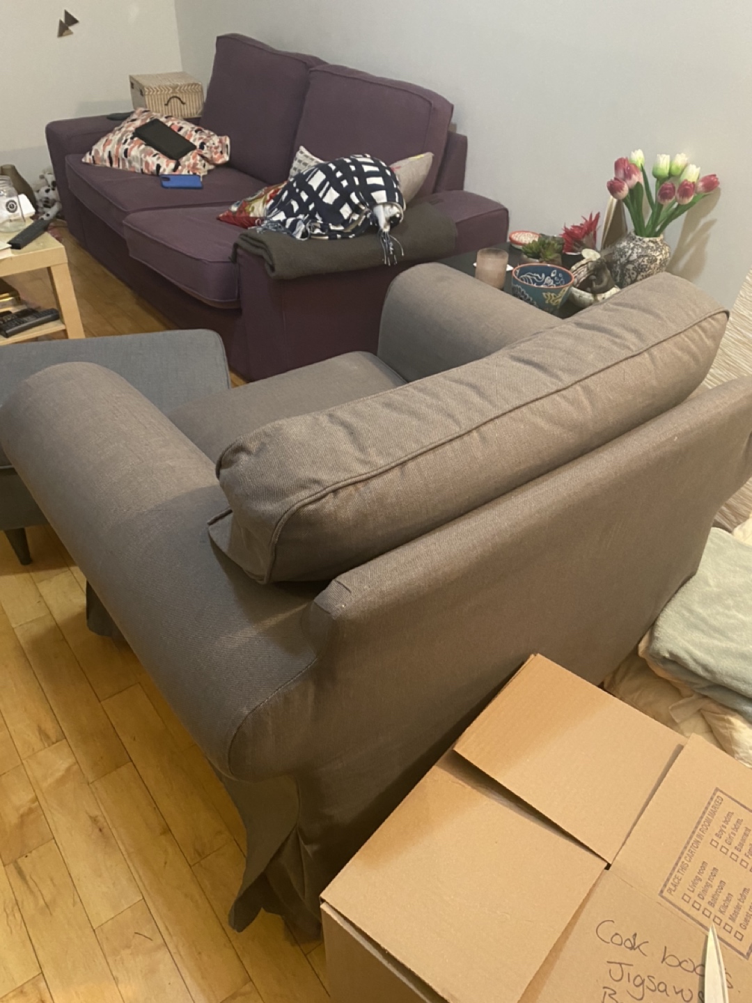 Armchair and matching ottoman  image indicator(6)