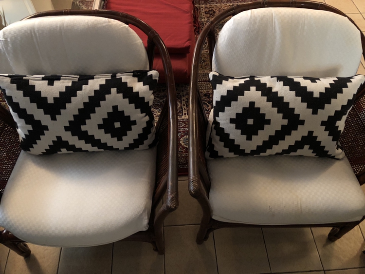 Rectangular pillow with geometric design  image indicator(3)