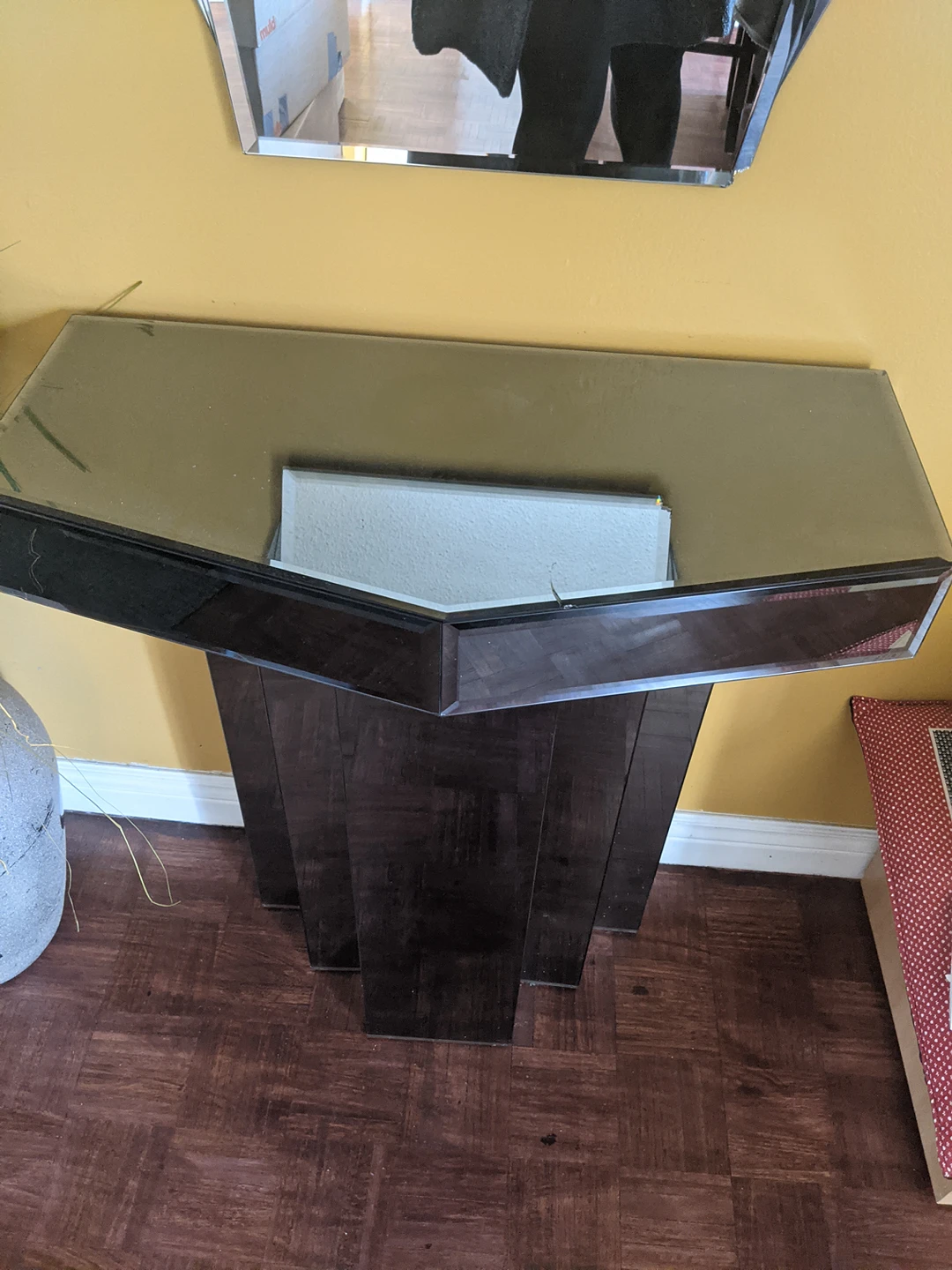 free dresser and mirror with stand - photo 3