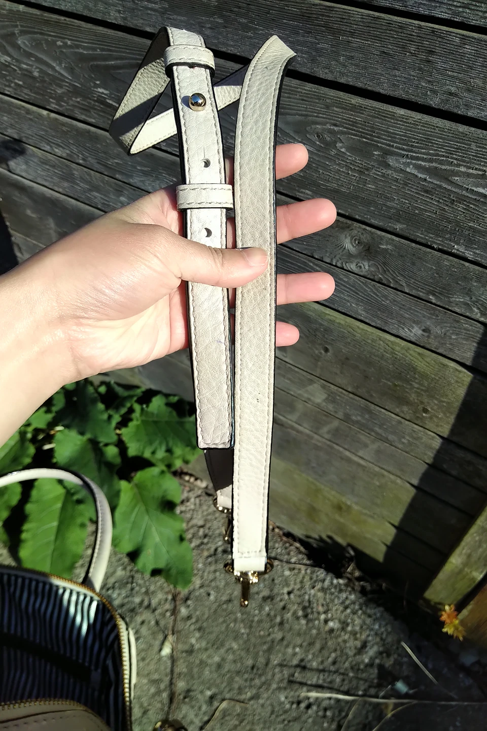 Kate Spade purse image indicator(5)