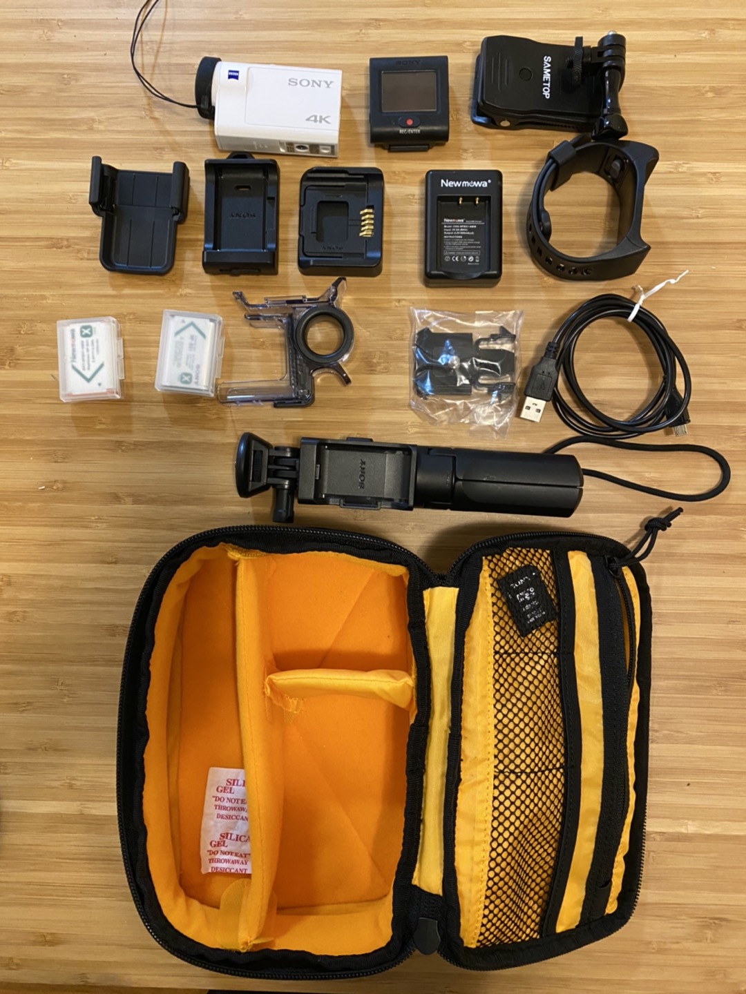Sony fdr x3000 action cam and accessories 