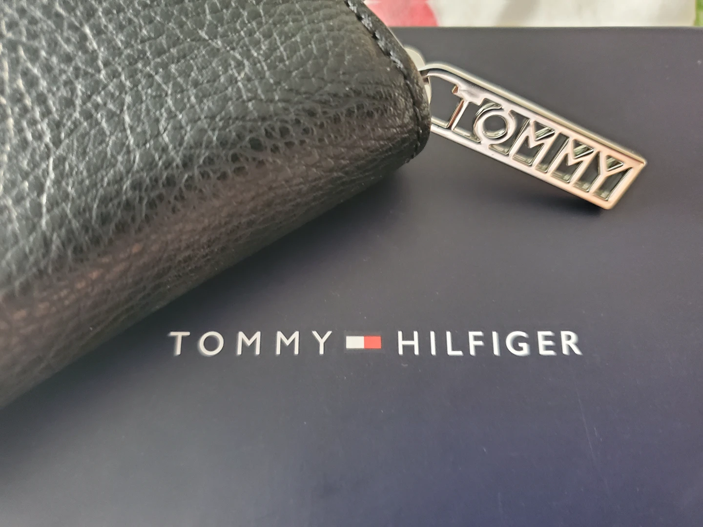 Brand New Tommy Hilfiger Leather Petite Wallet