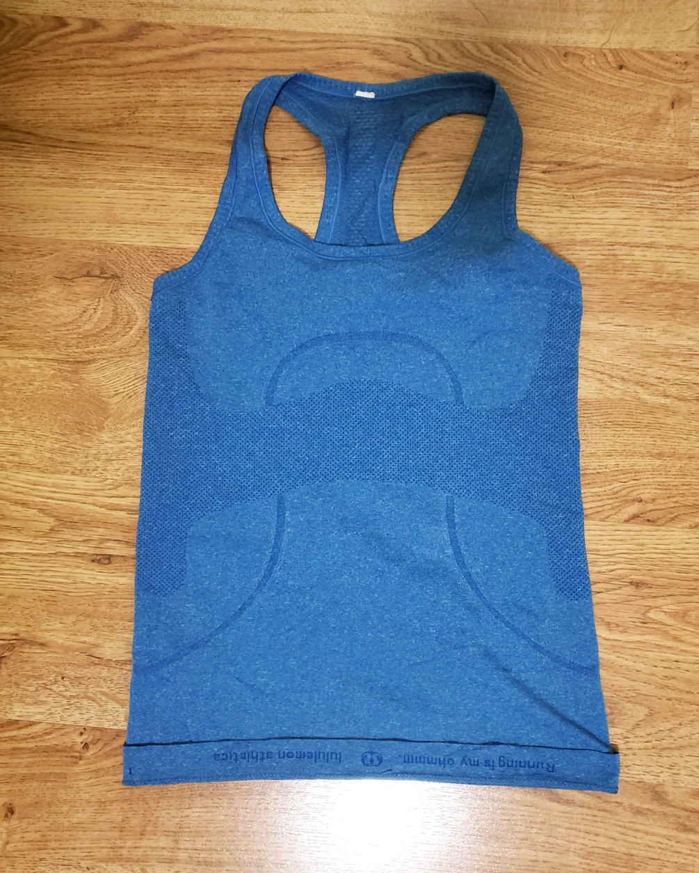 lululemon, marc by marc jacobs, guess and H&M Summer tops image indicator(5)