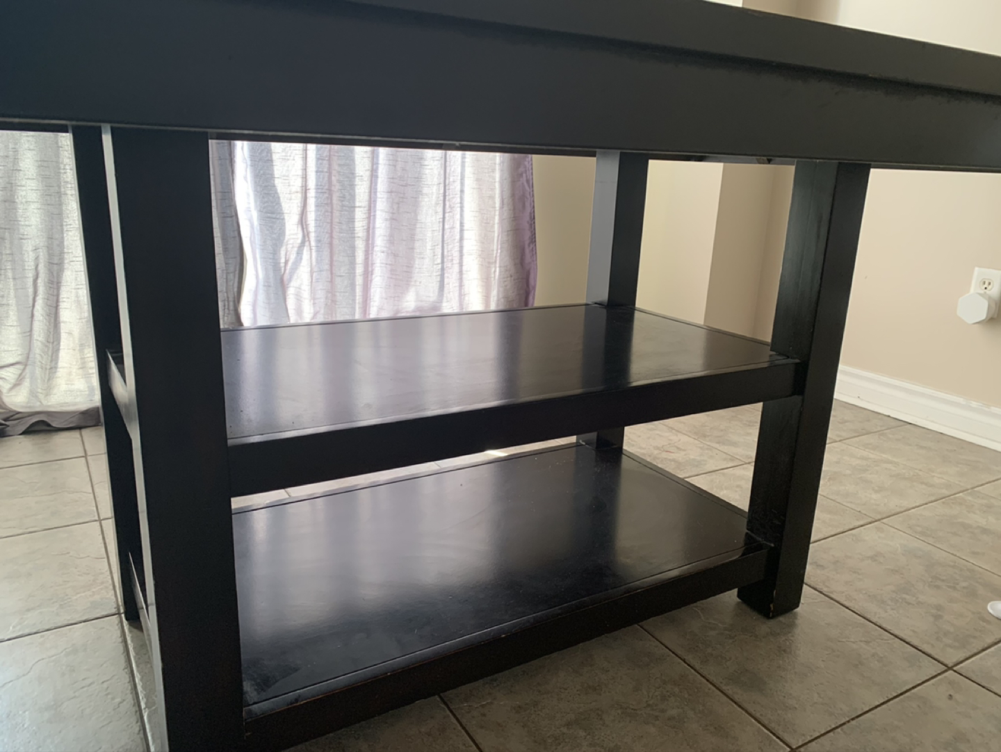 Dining table 