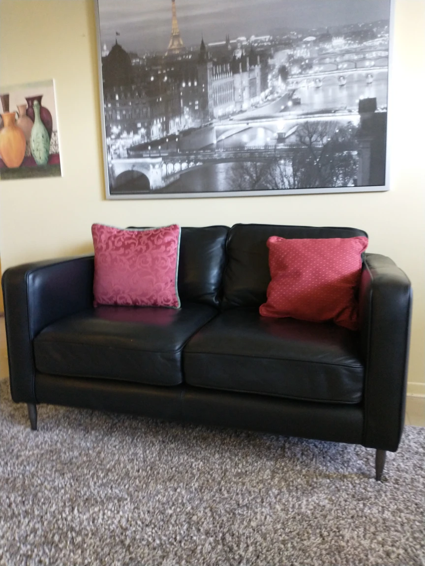 Comfy Leather couch in excellent condition $200 thumbnail
