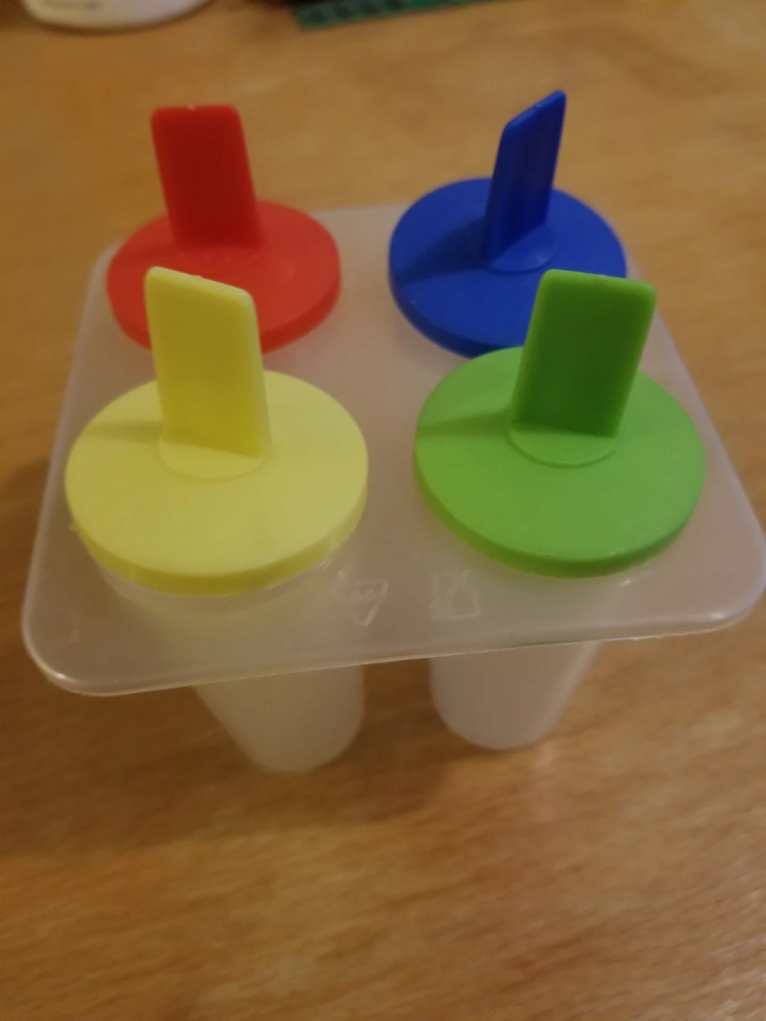 Popsicle maker for freezer,  makes 4 at a time