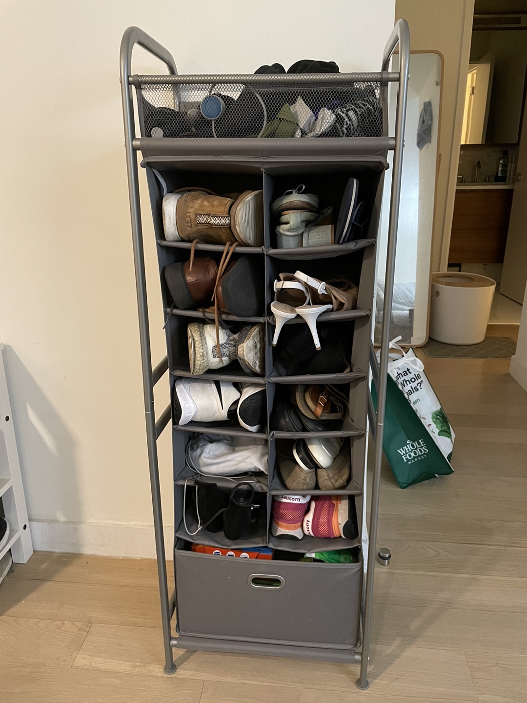 Space Efficient Shoerack - photo 3